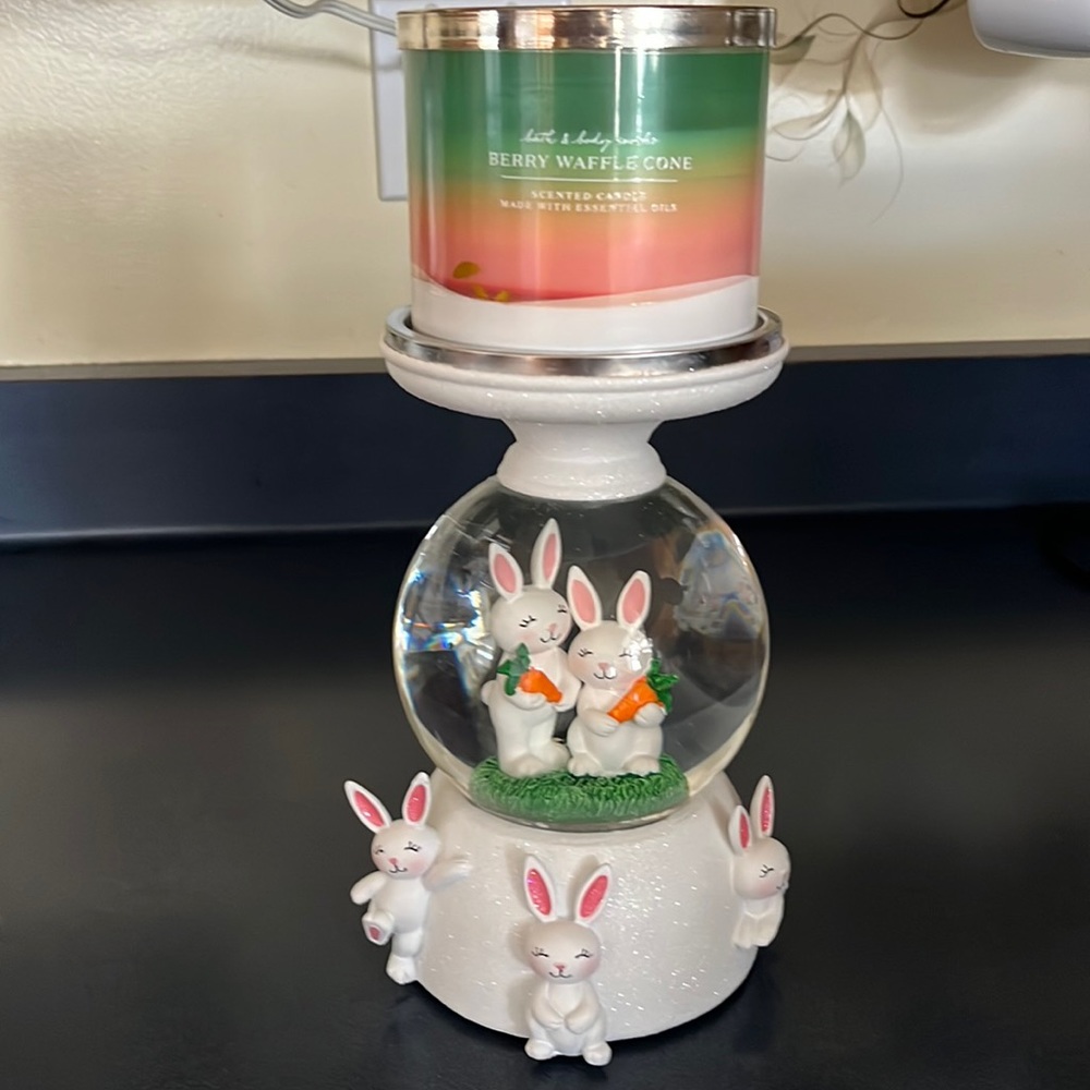 Bath &Body Works 3 Wick candle holder